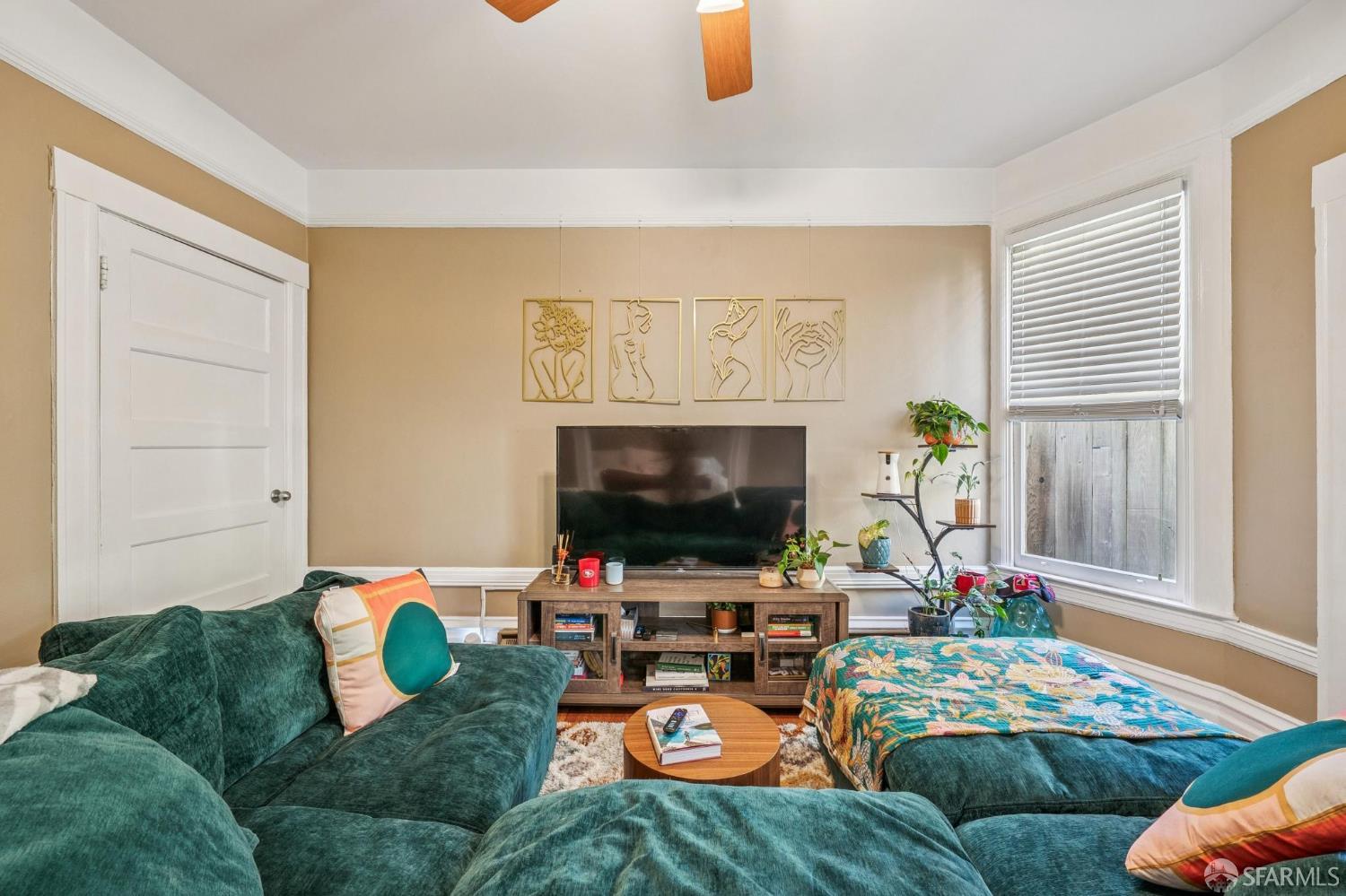 2870 Sacramento Street