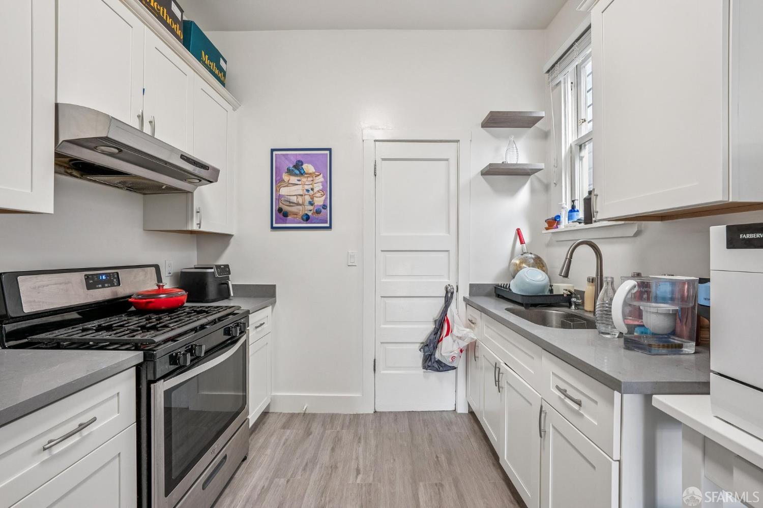 2870 Sacramento Street