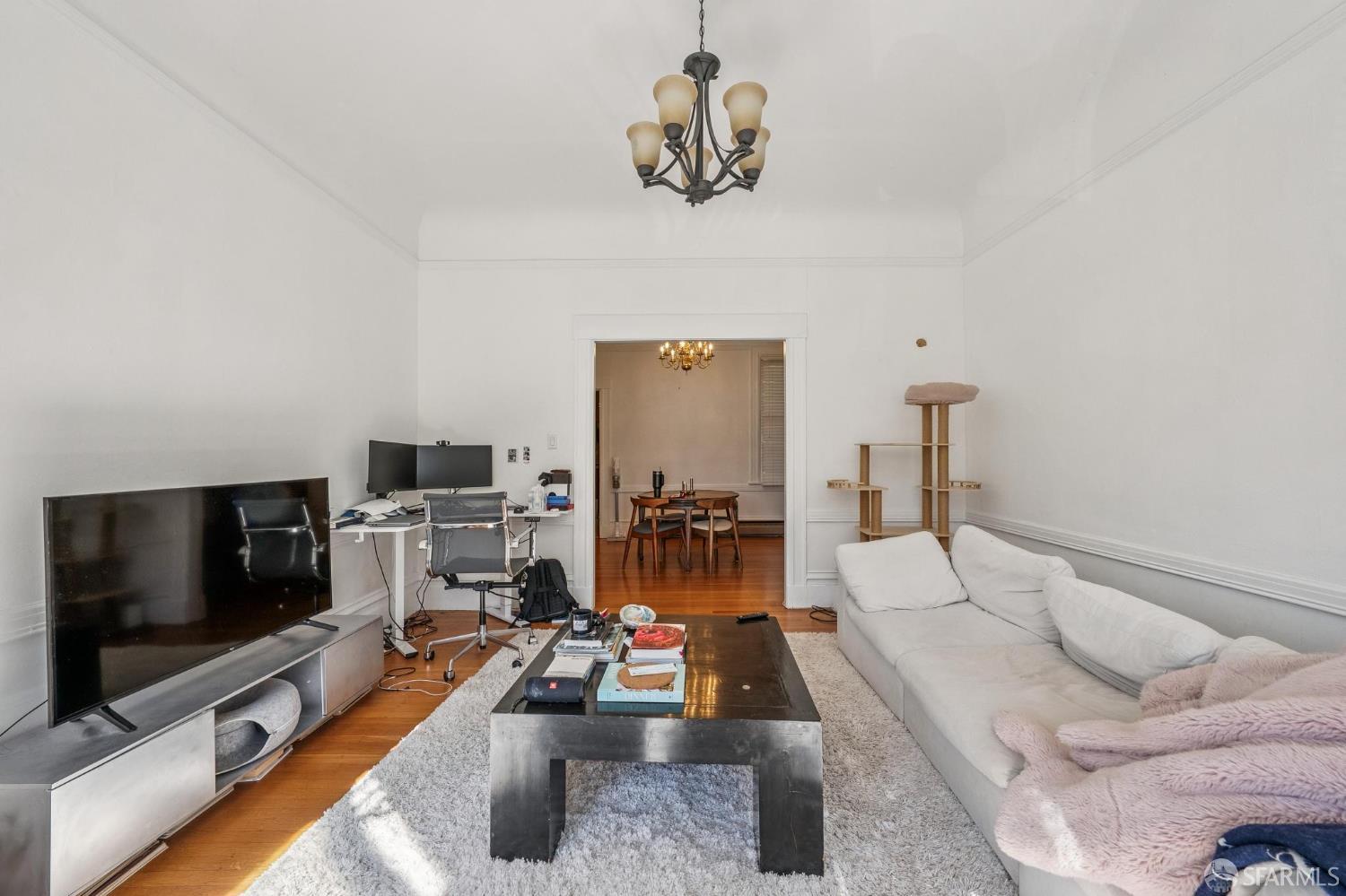 2870 Sacramento Street