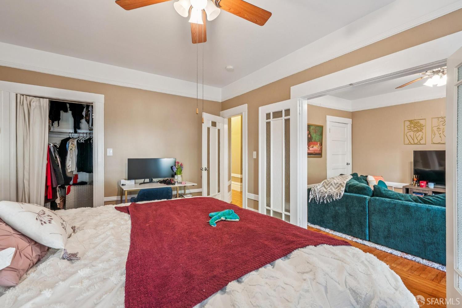 2870 Sacramento Street