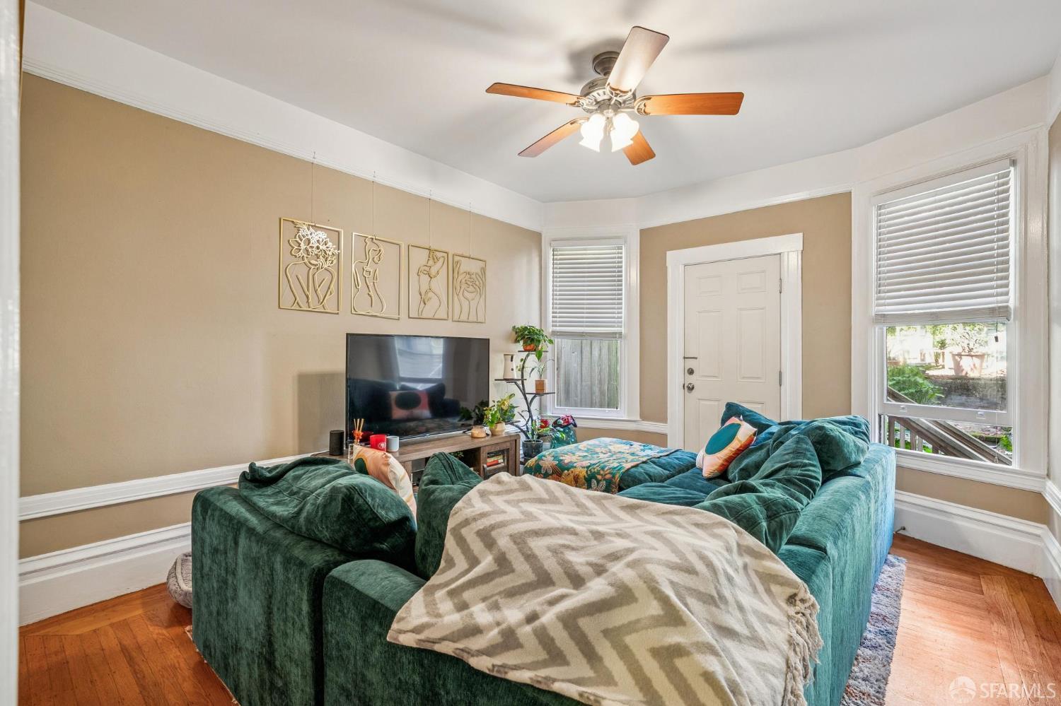 2870 Sacramento Street