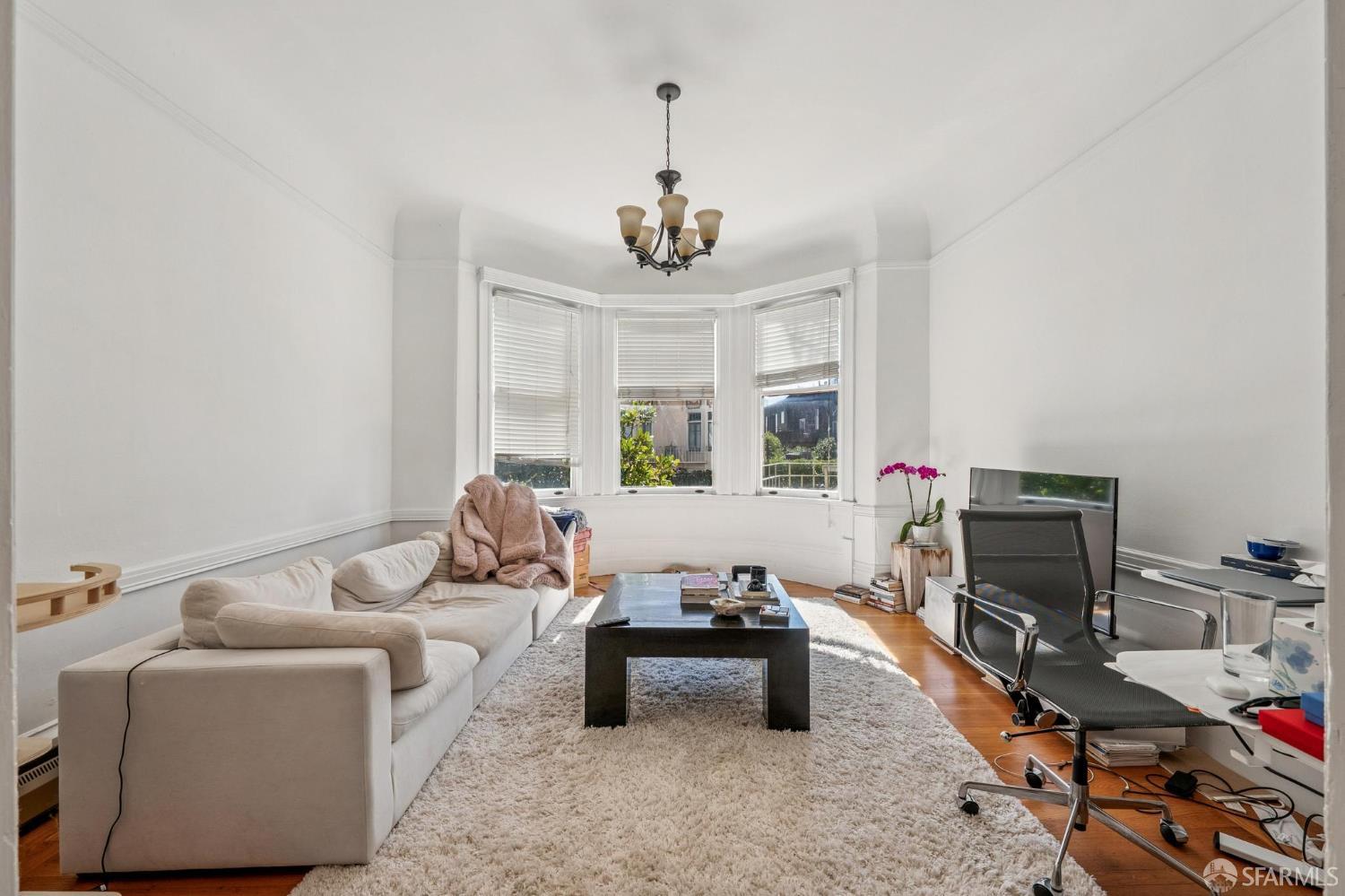 2870 Sacramento Street