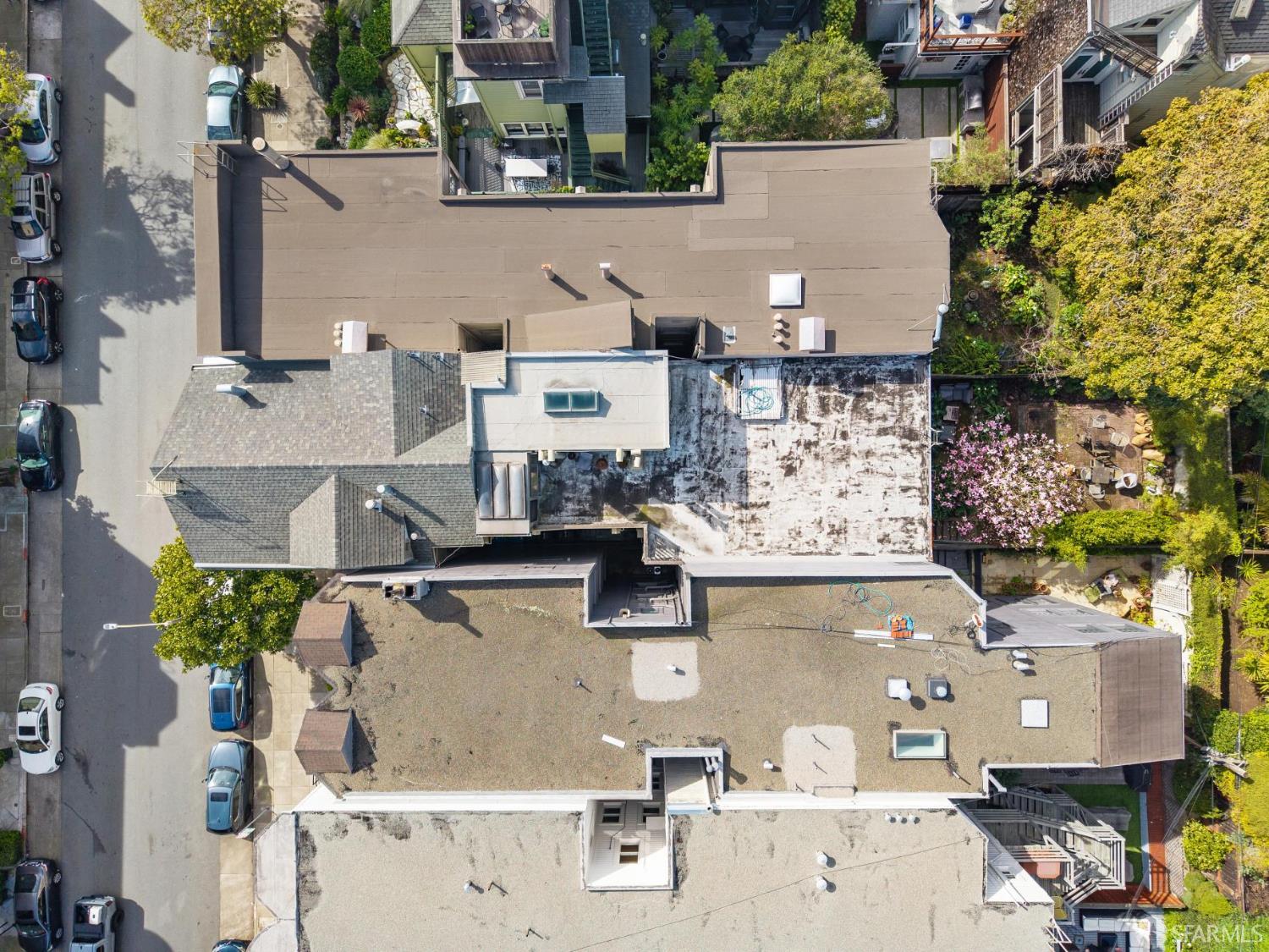 2870 Sacramento Street