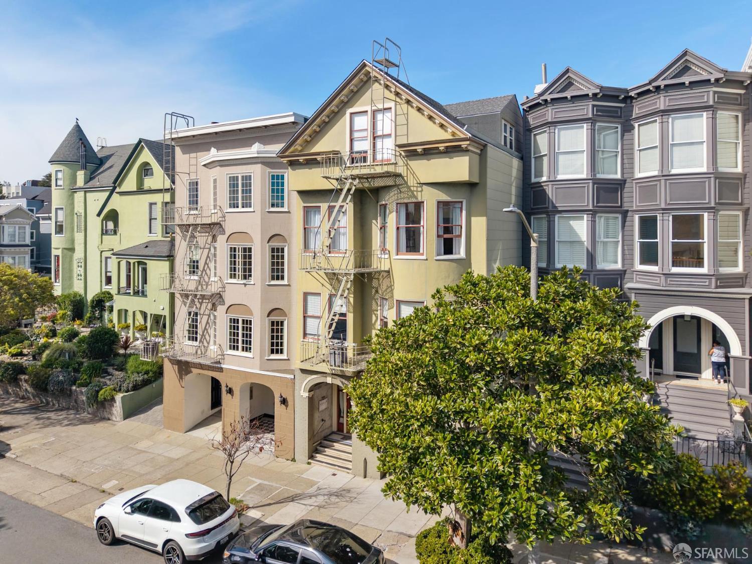 2870 Sacramento Street