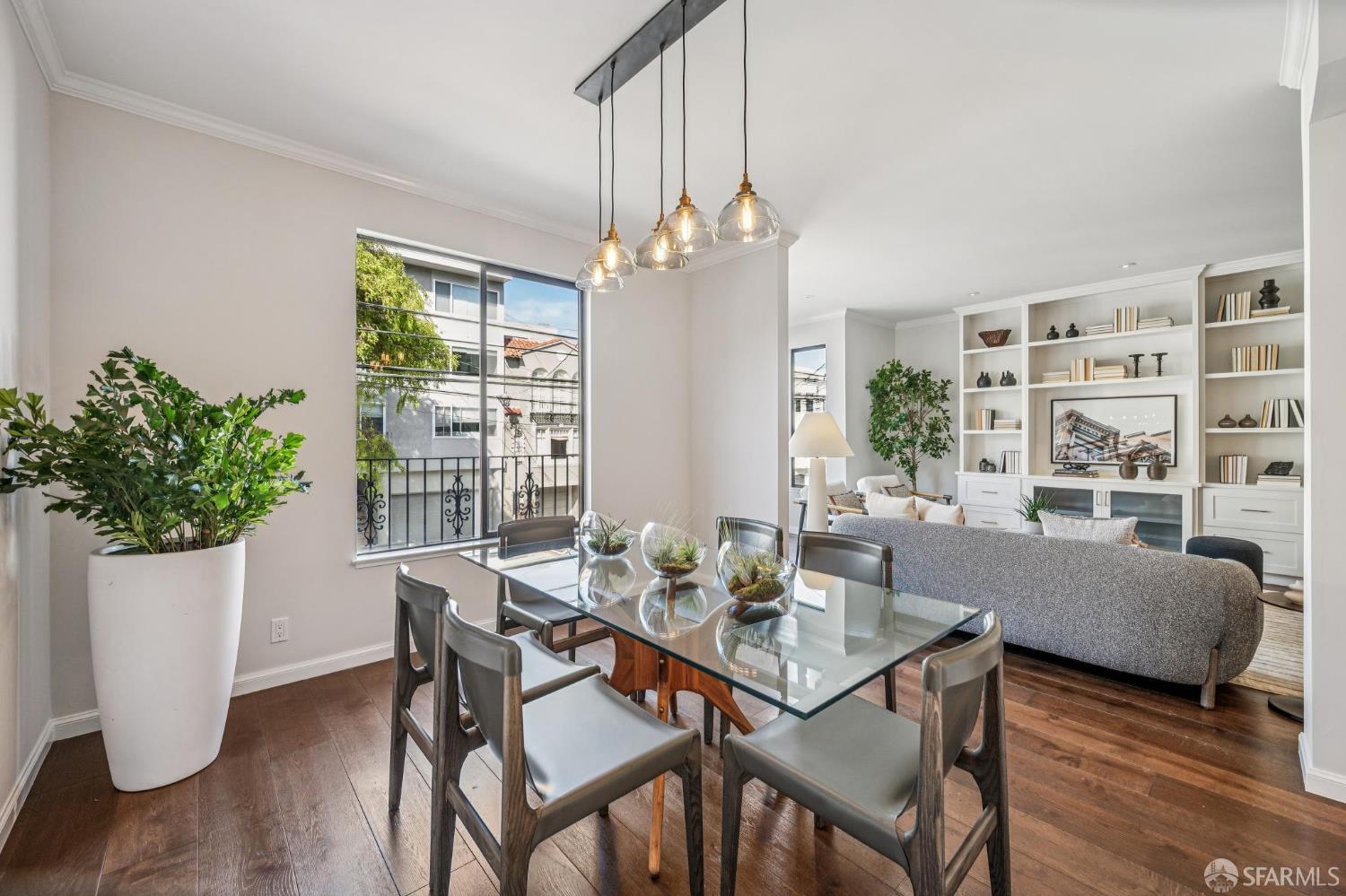 2639 Greenwich Street