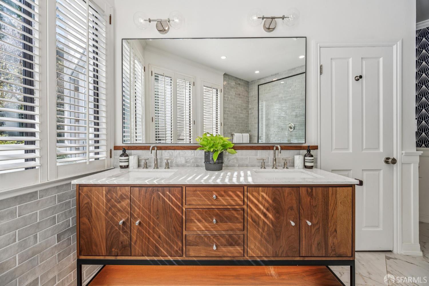 2639 Greenwich Street