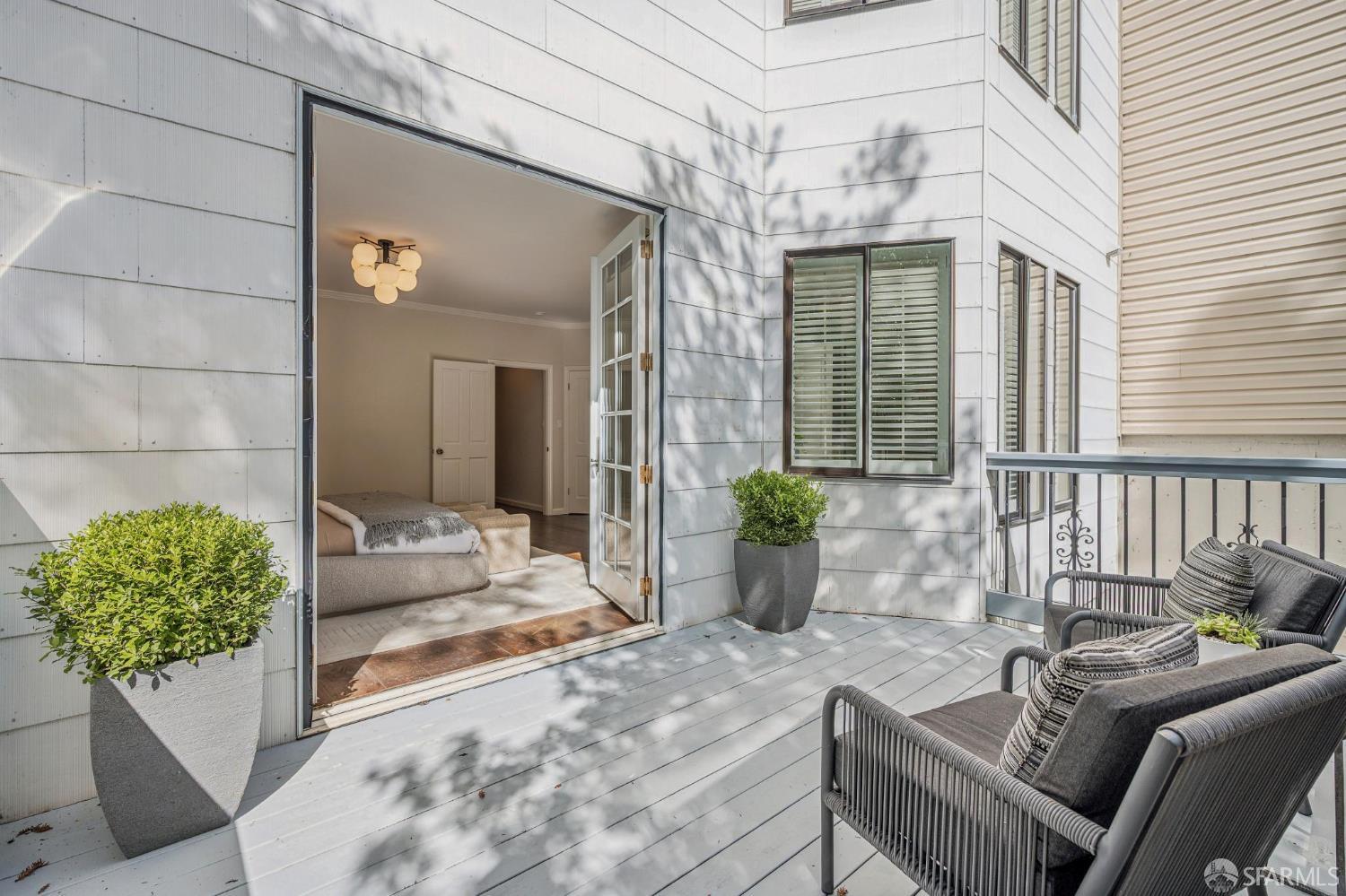 2639 Greenwich Street