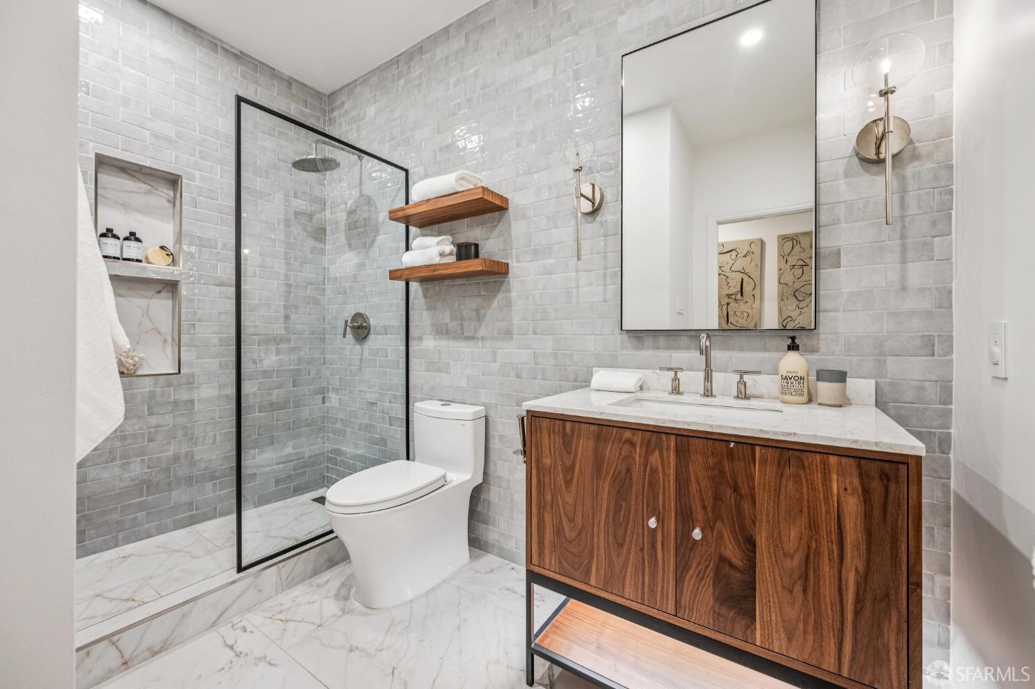 2639 Greenwich Street