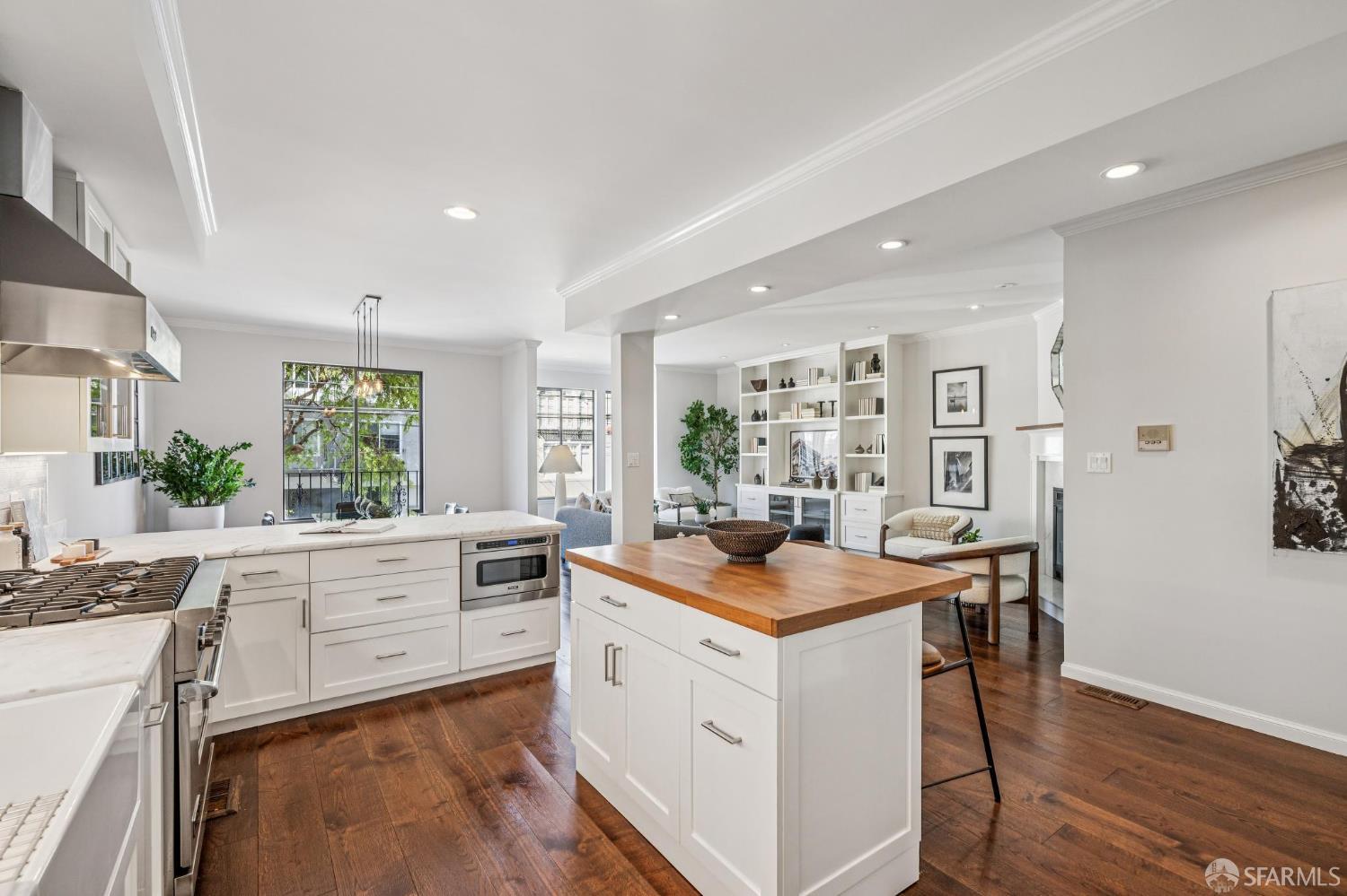 2639 Greenwich Street