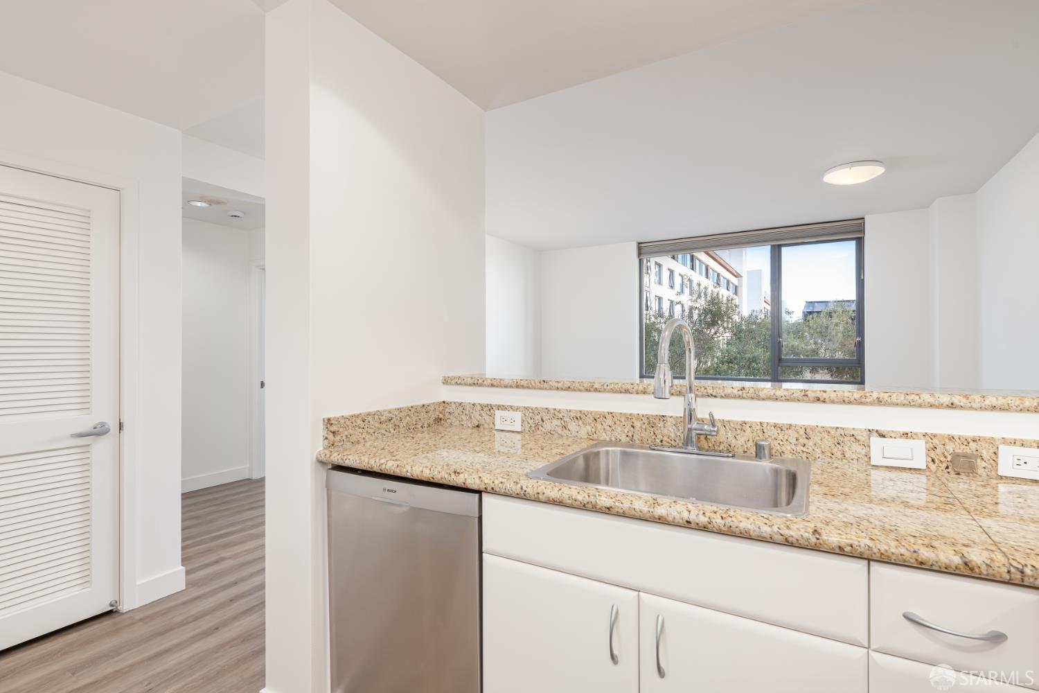 250 King Street # 544