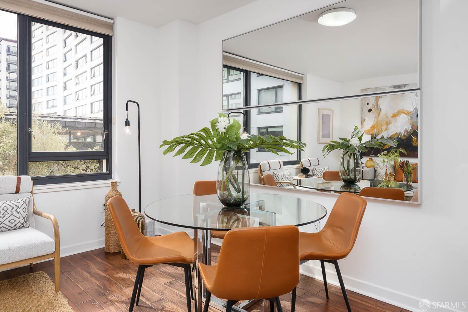 250 King Street # 544