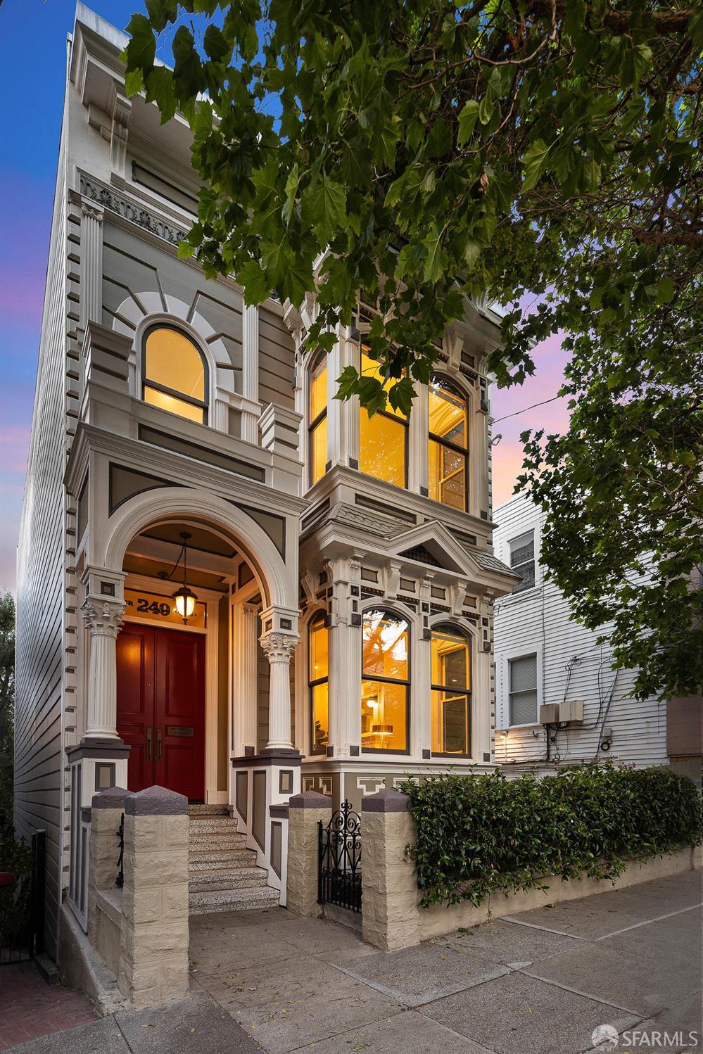 249 Fair Oaks Street