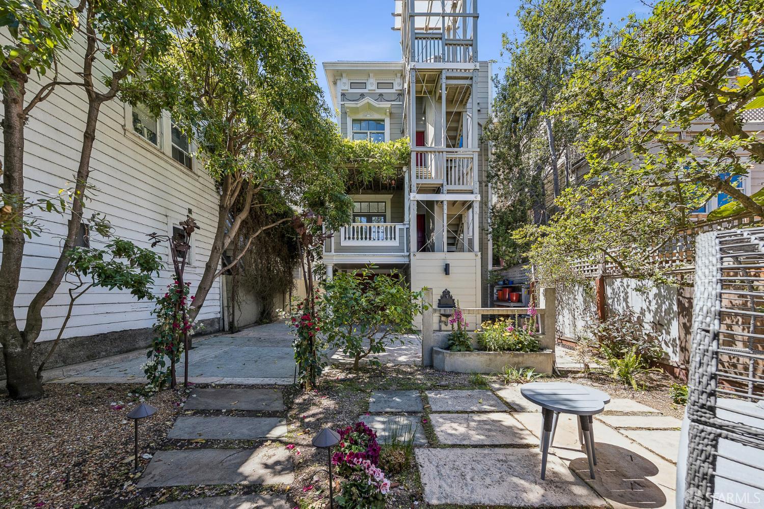 249 Fair Oaks Street