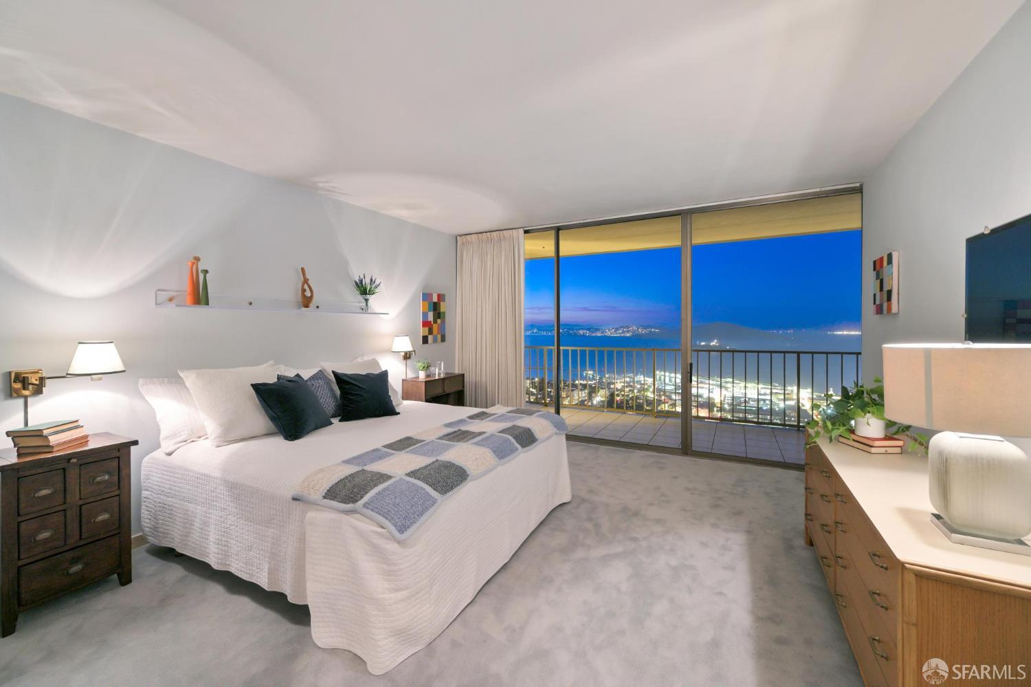 999 Green Street # 2605