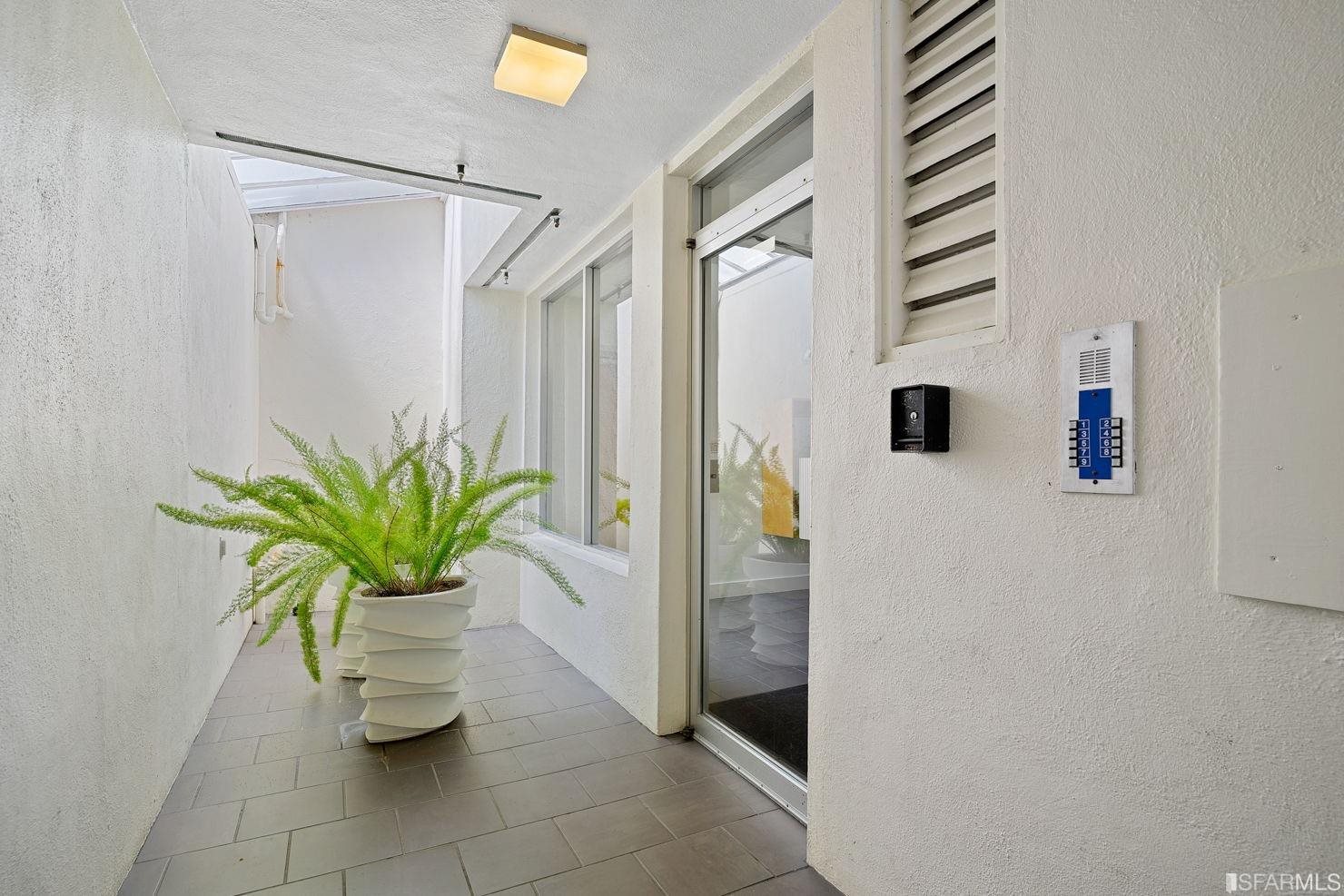 470 Collingwood Street # 2