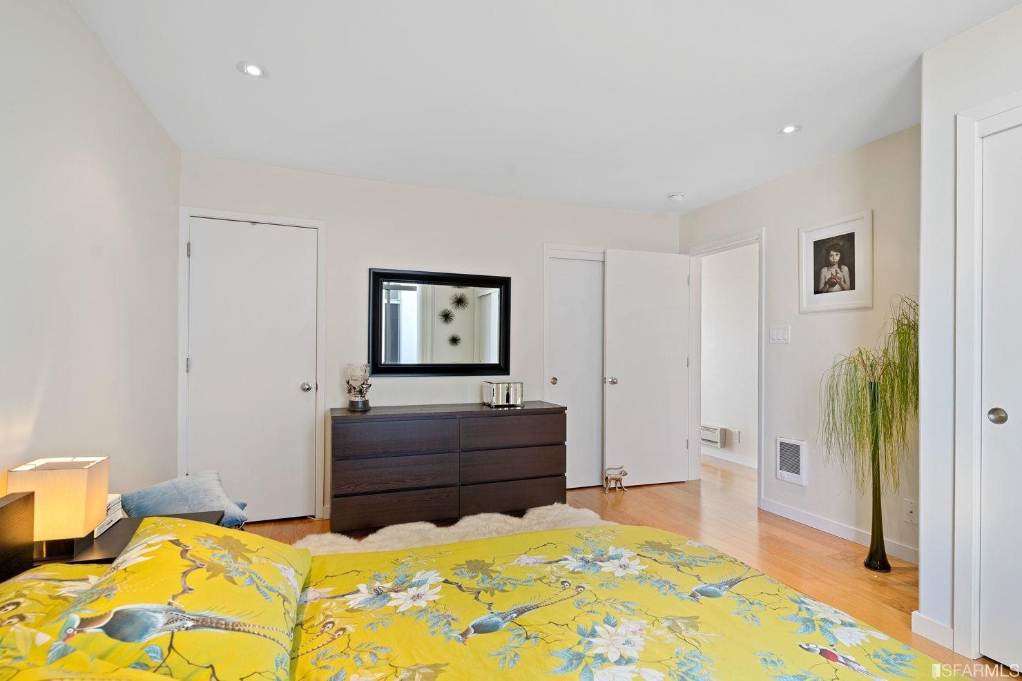 470 Collingwood Street # 2