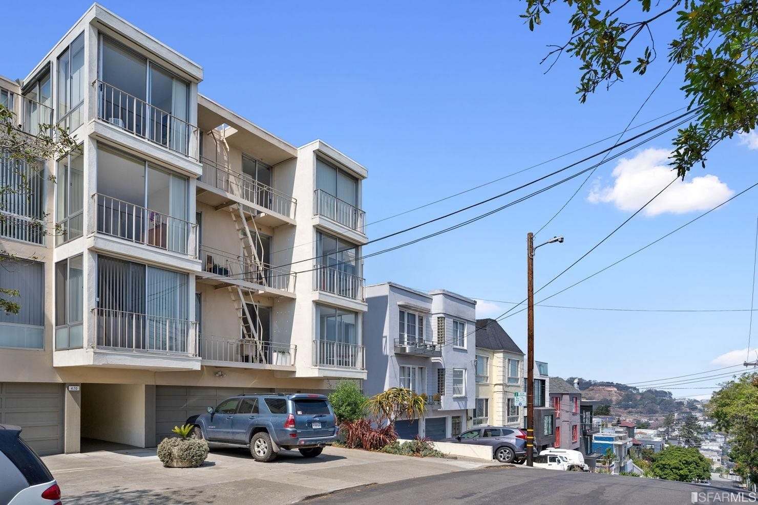 470 Collingwood Street # 2