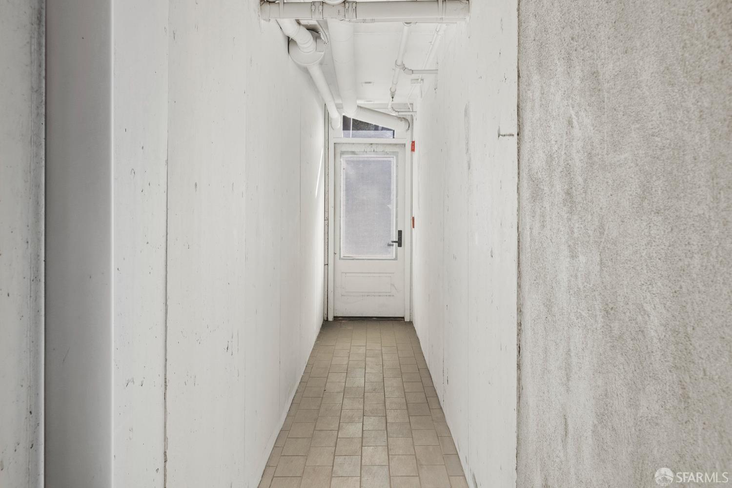 566 S Van Ness Avenue Unit: COMM1