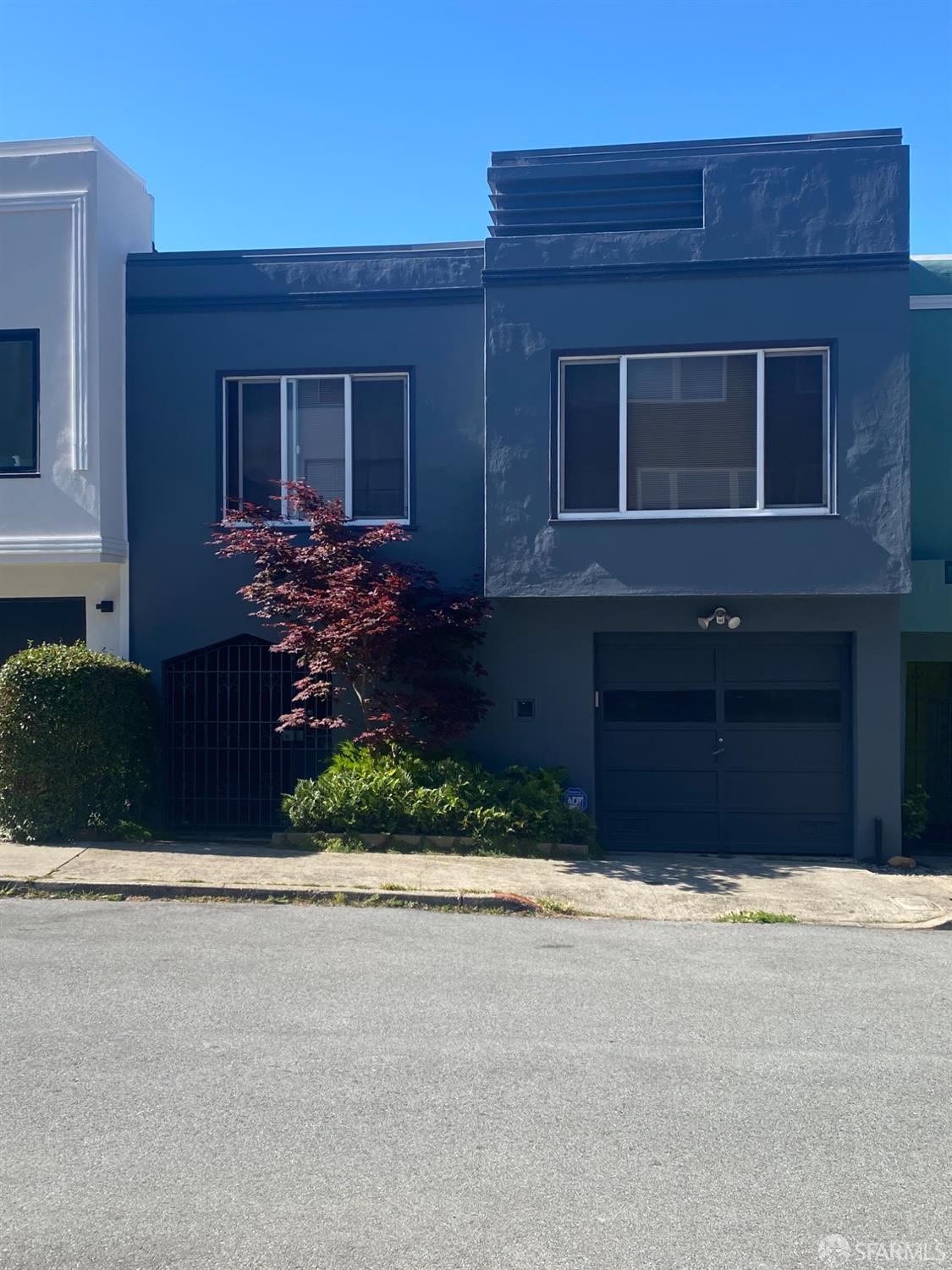 487 Los Palmos Drive