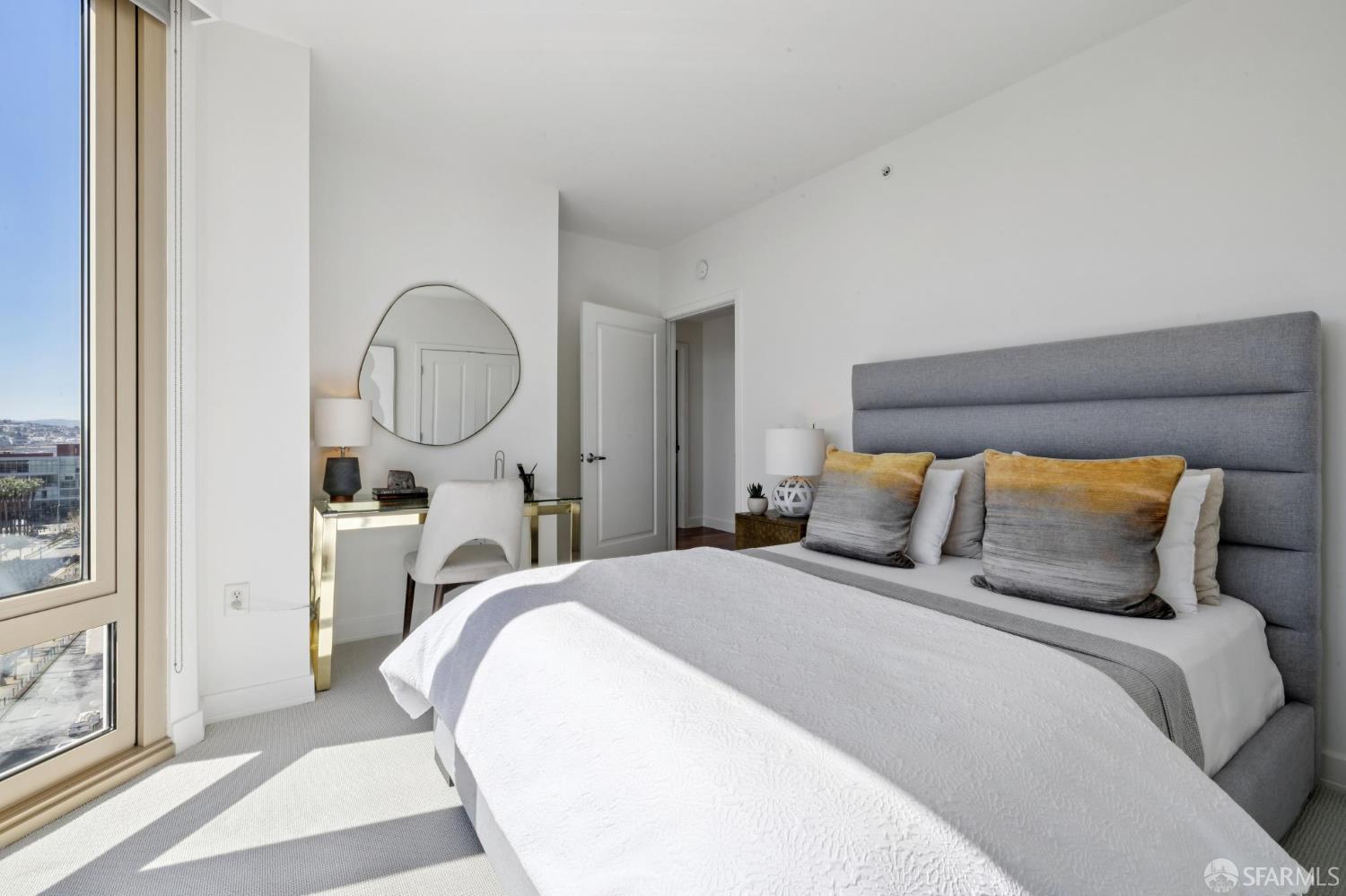 88 King Street # 1205