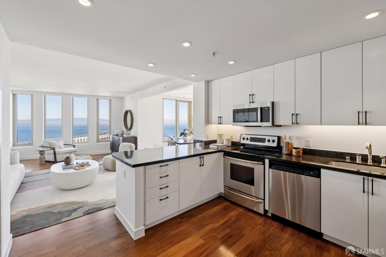 88 King Street # 1205