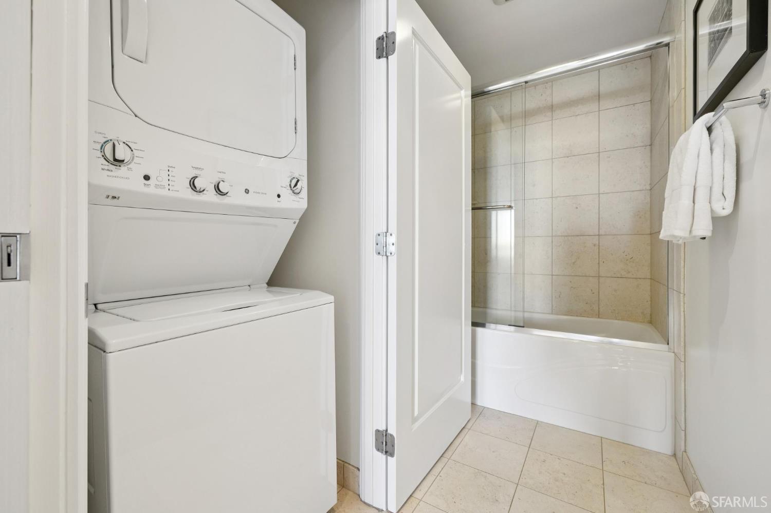 88 King Street # 1205