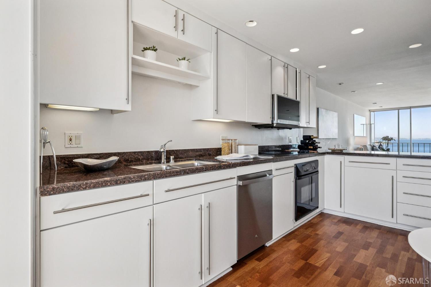 1000 North Point Street # 902