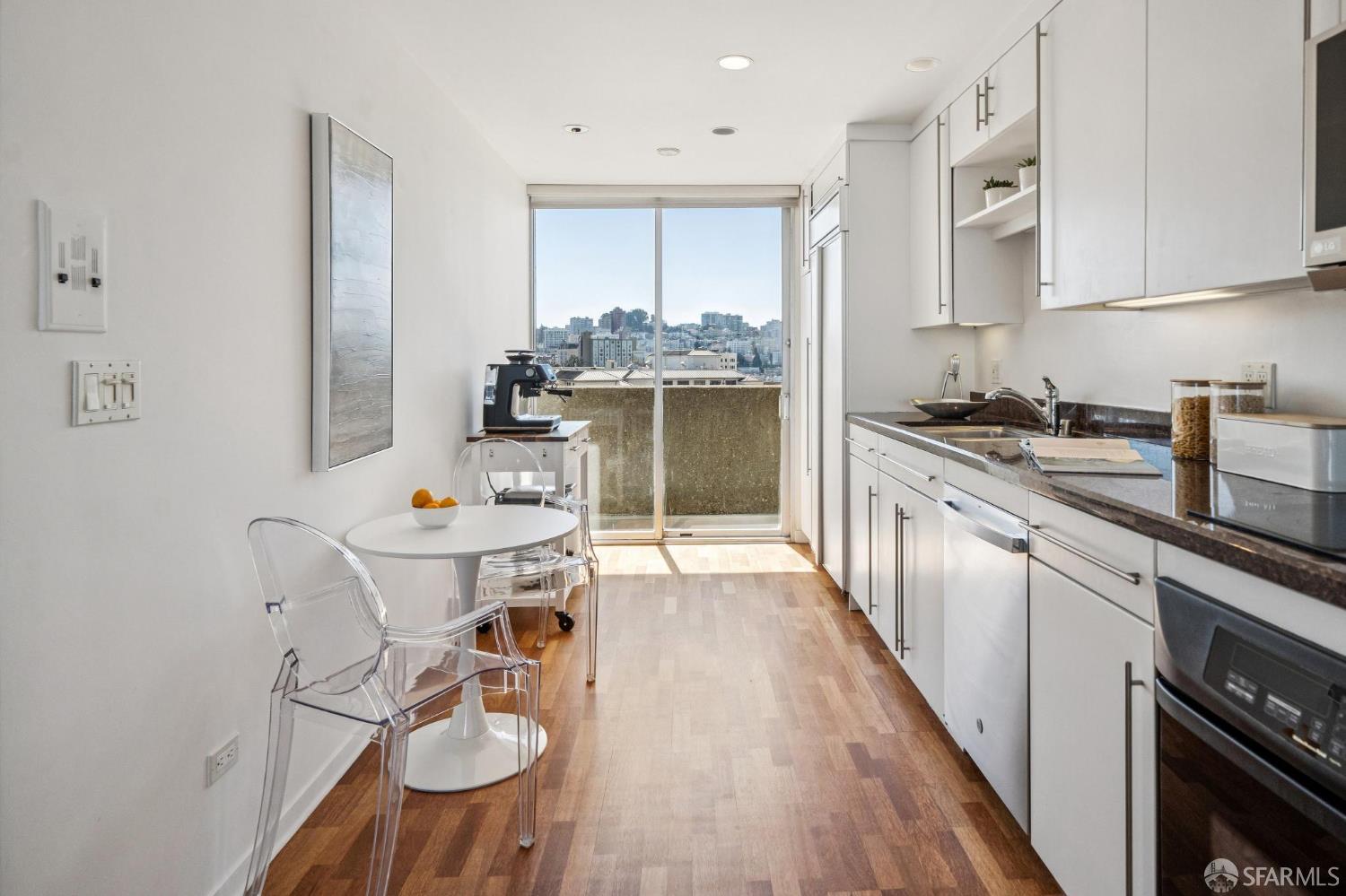 1000 North Point Street # 902