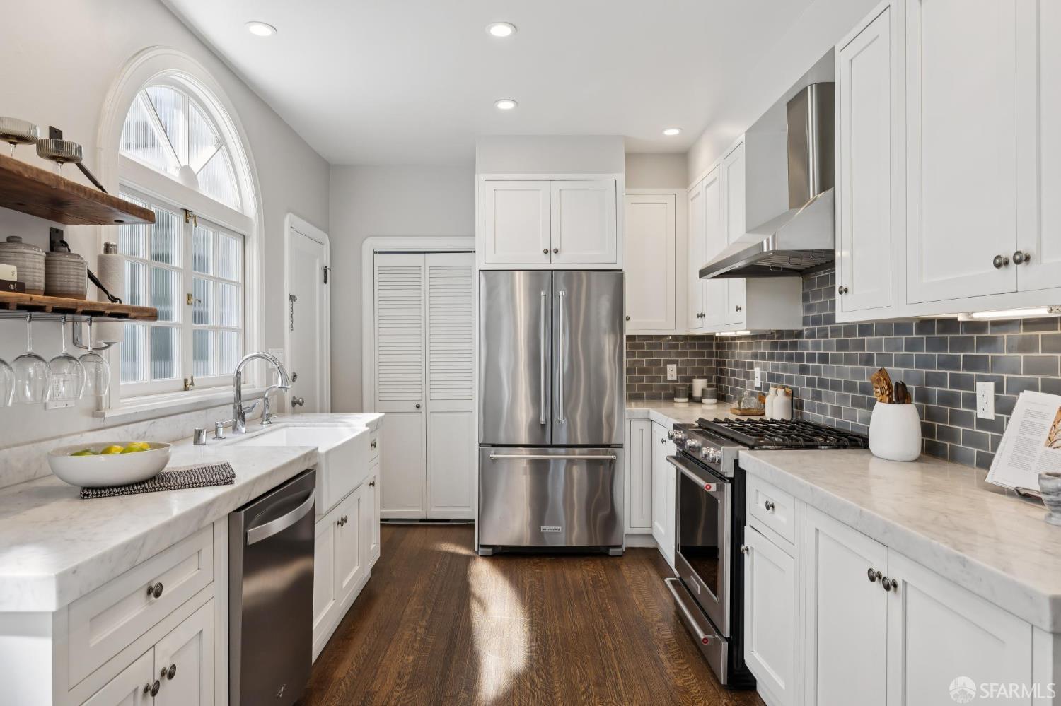 3319 Divisadero Street