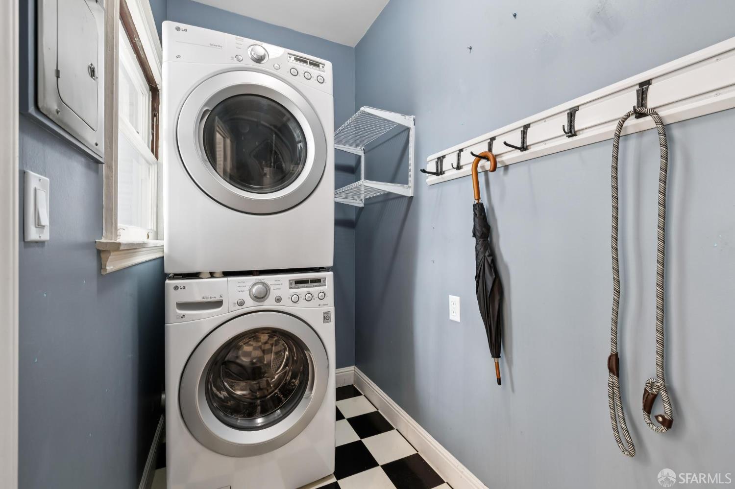 3319 Divisadero Street