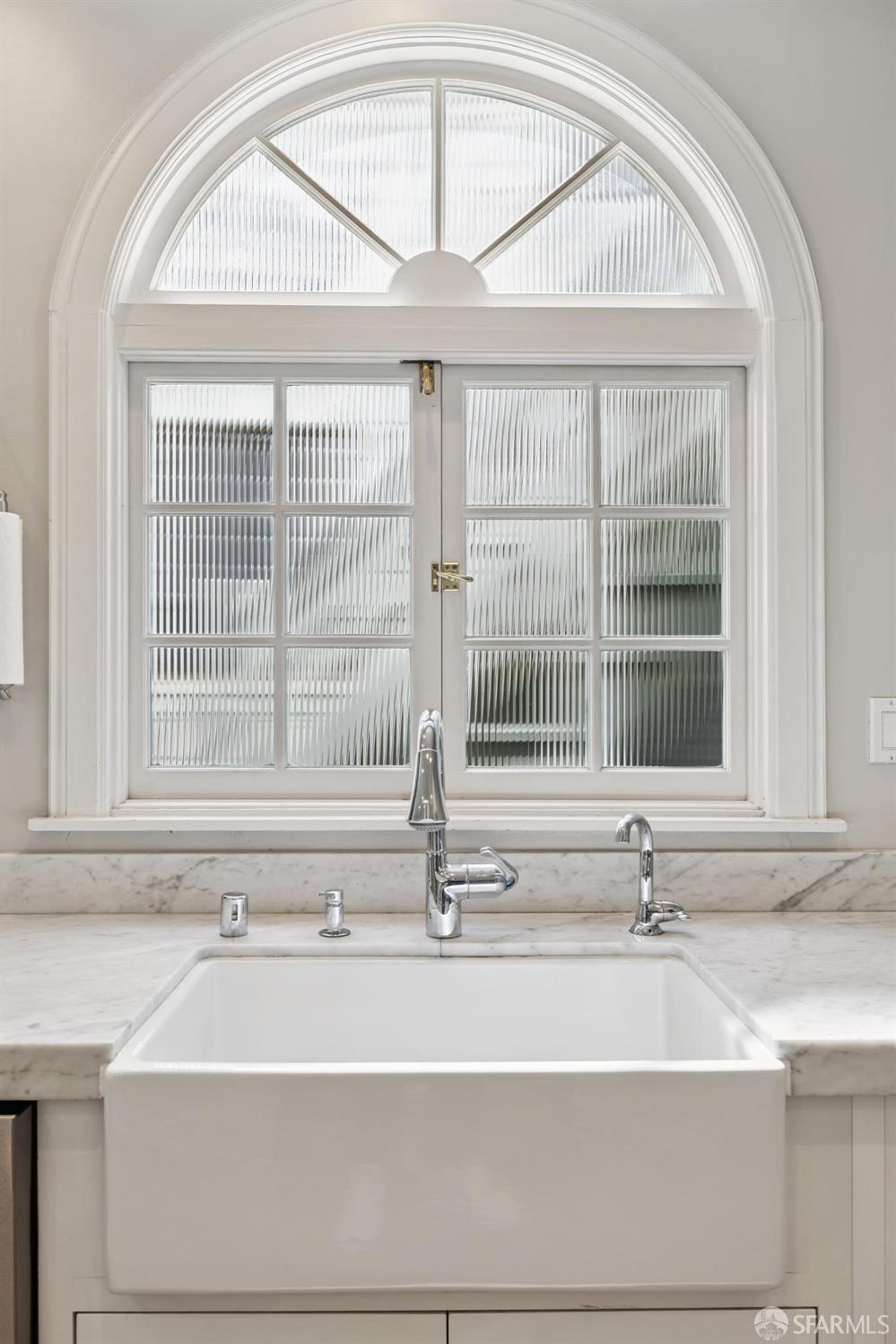 3319 Divisadero Street