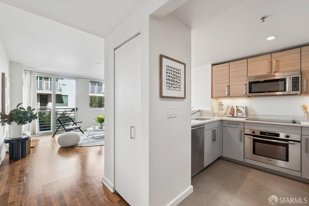 555 4th Street # 516