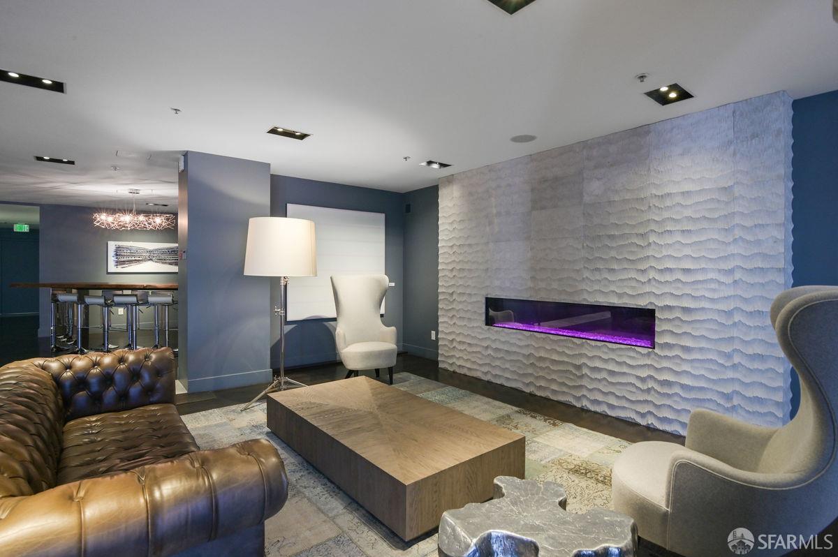 555 4th Street # 516