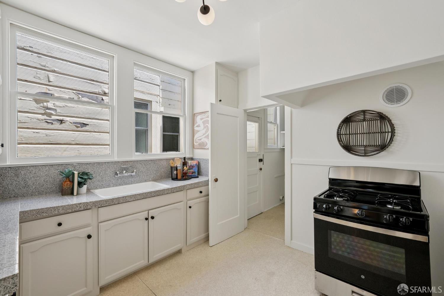 2335-2339 Bay Street