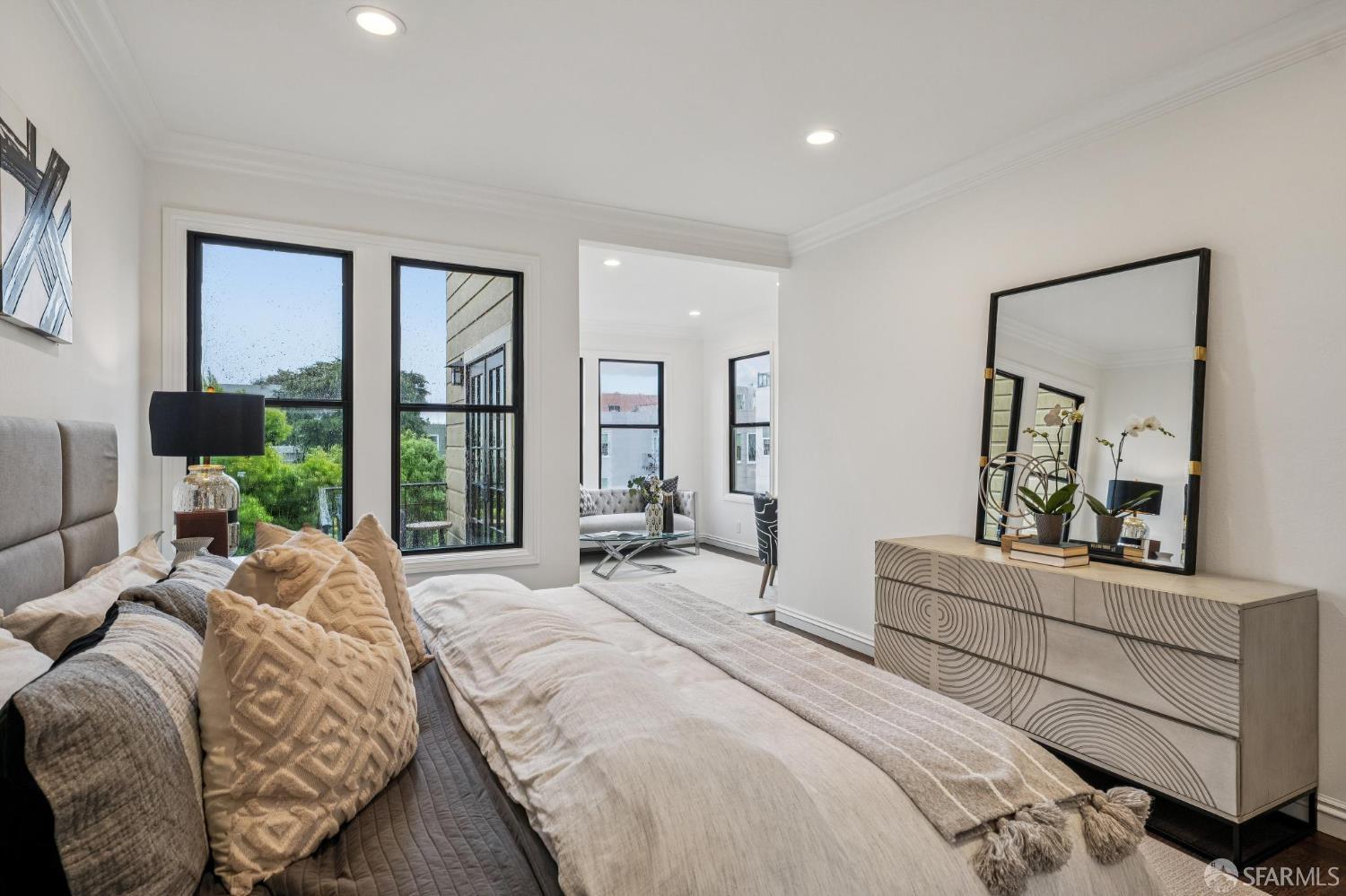 3731 Webster Street # 3733