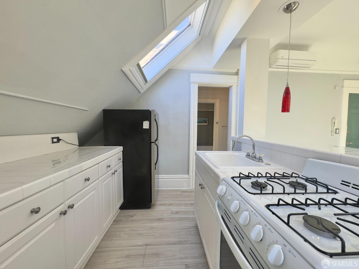360 Lily Street # 10