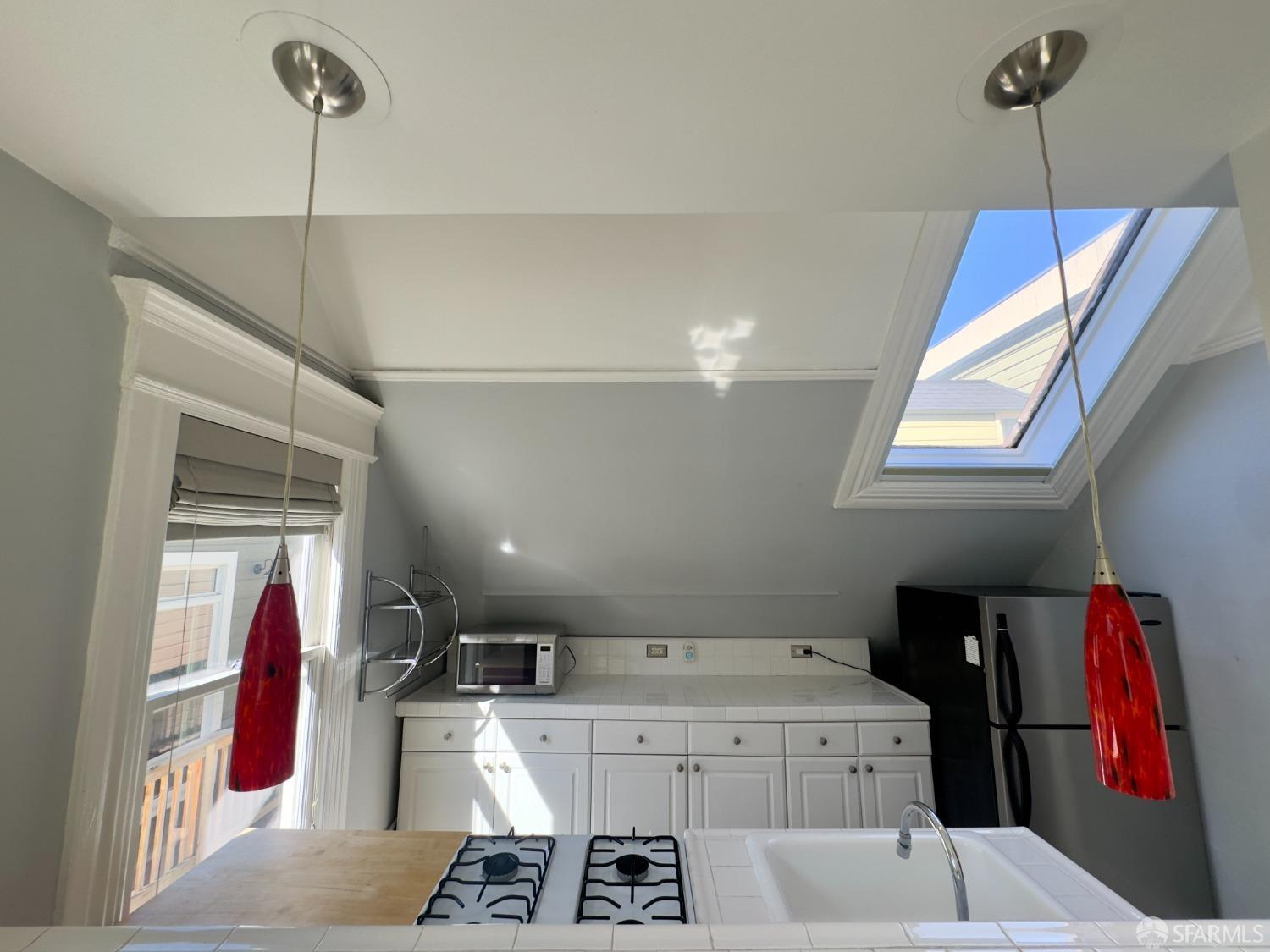 360 Lily Street # 10