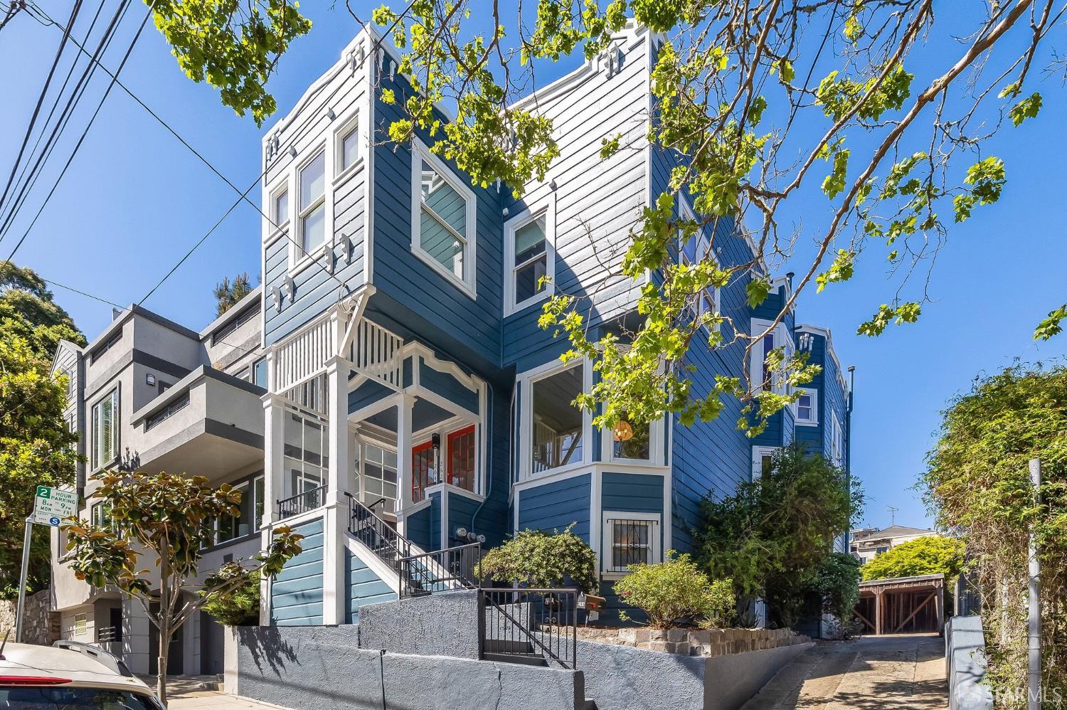262 Henry Street