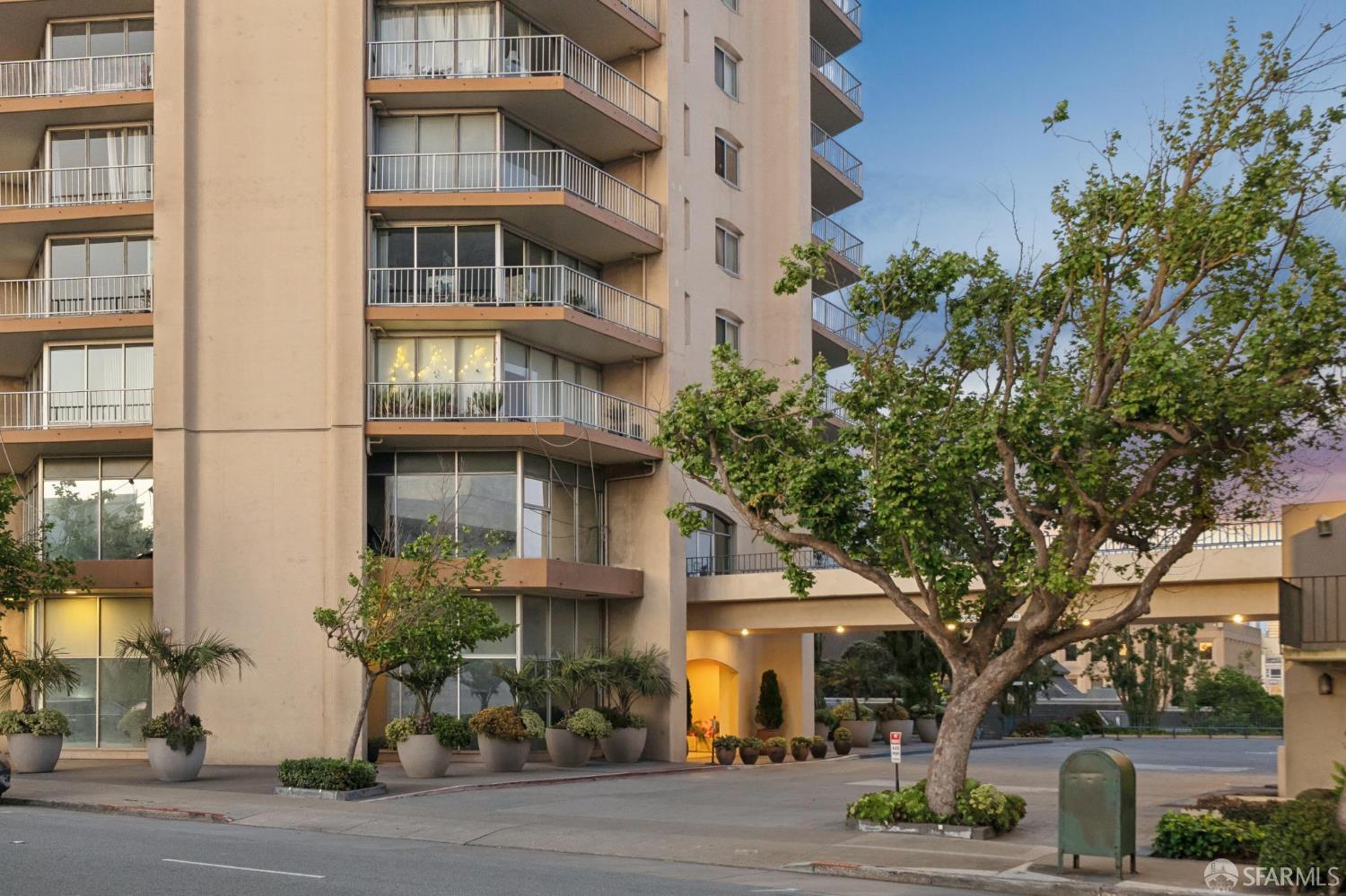 1200 Gough Street # 17B