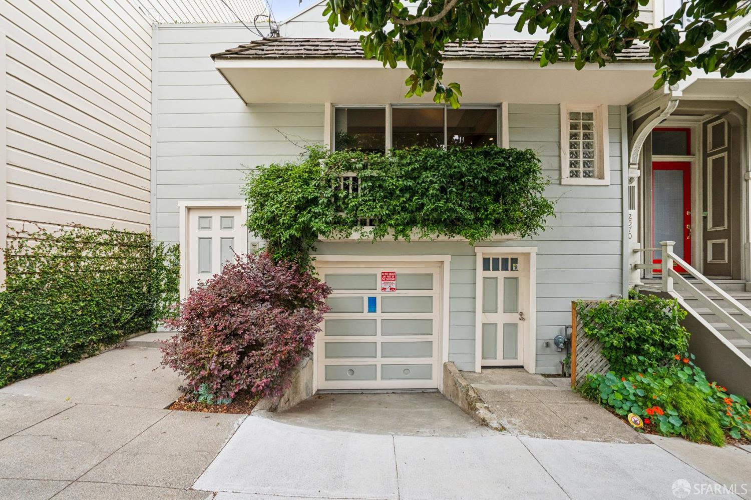 2576 Post Street