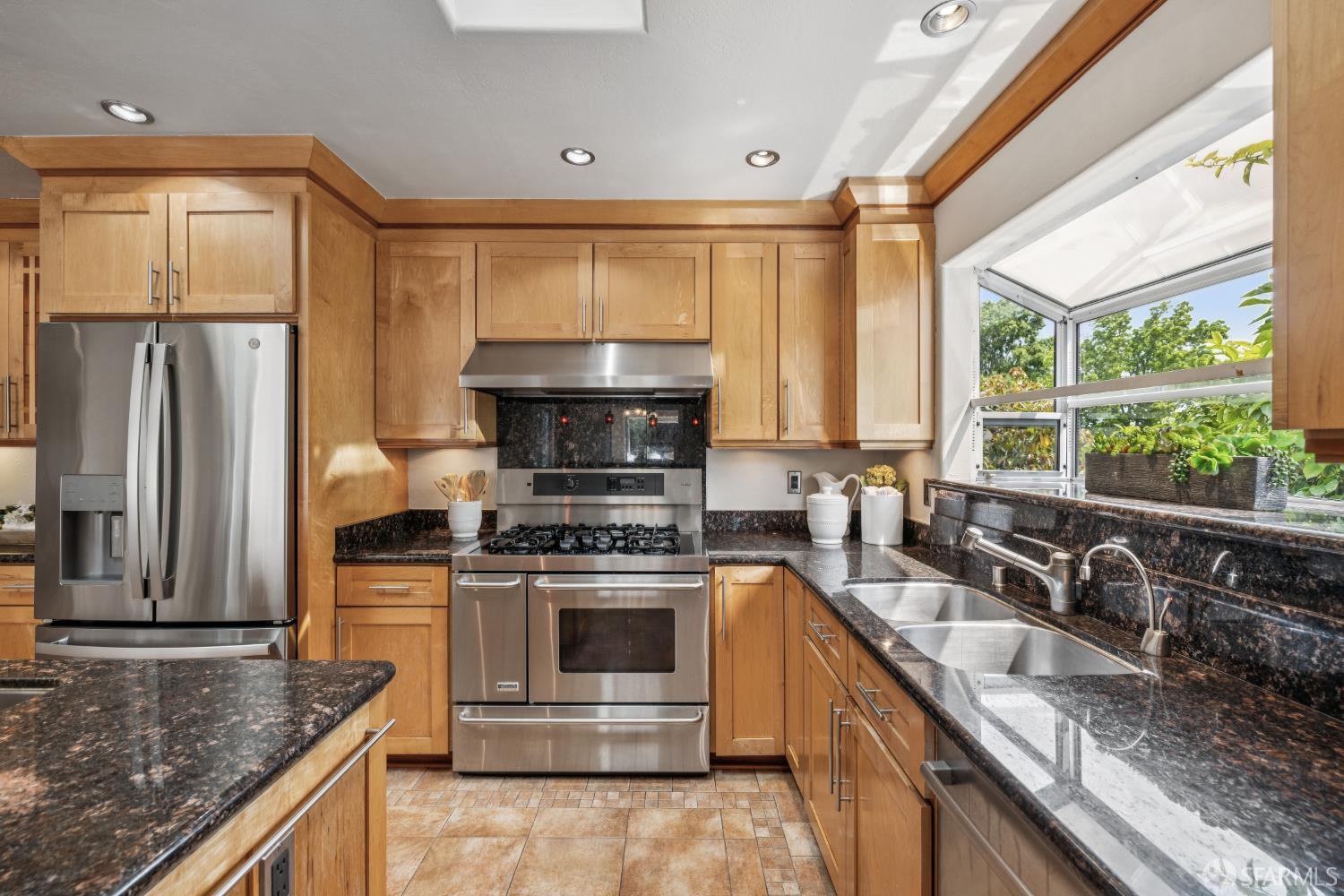 878 Palisade Drive