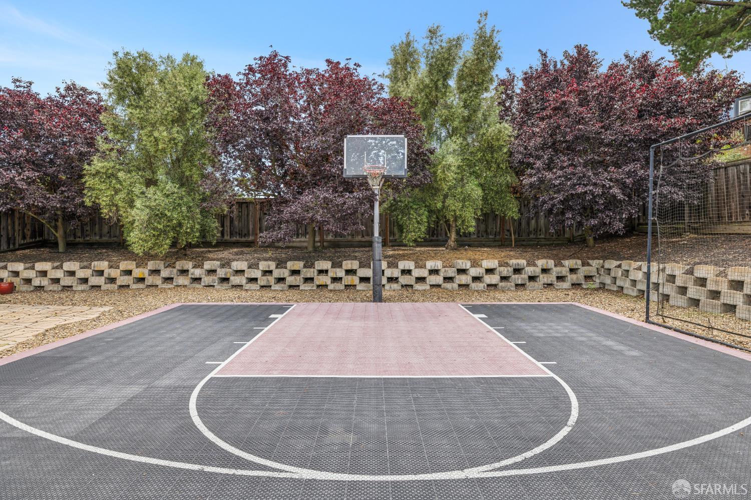 878 Palisade Drive
