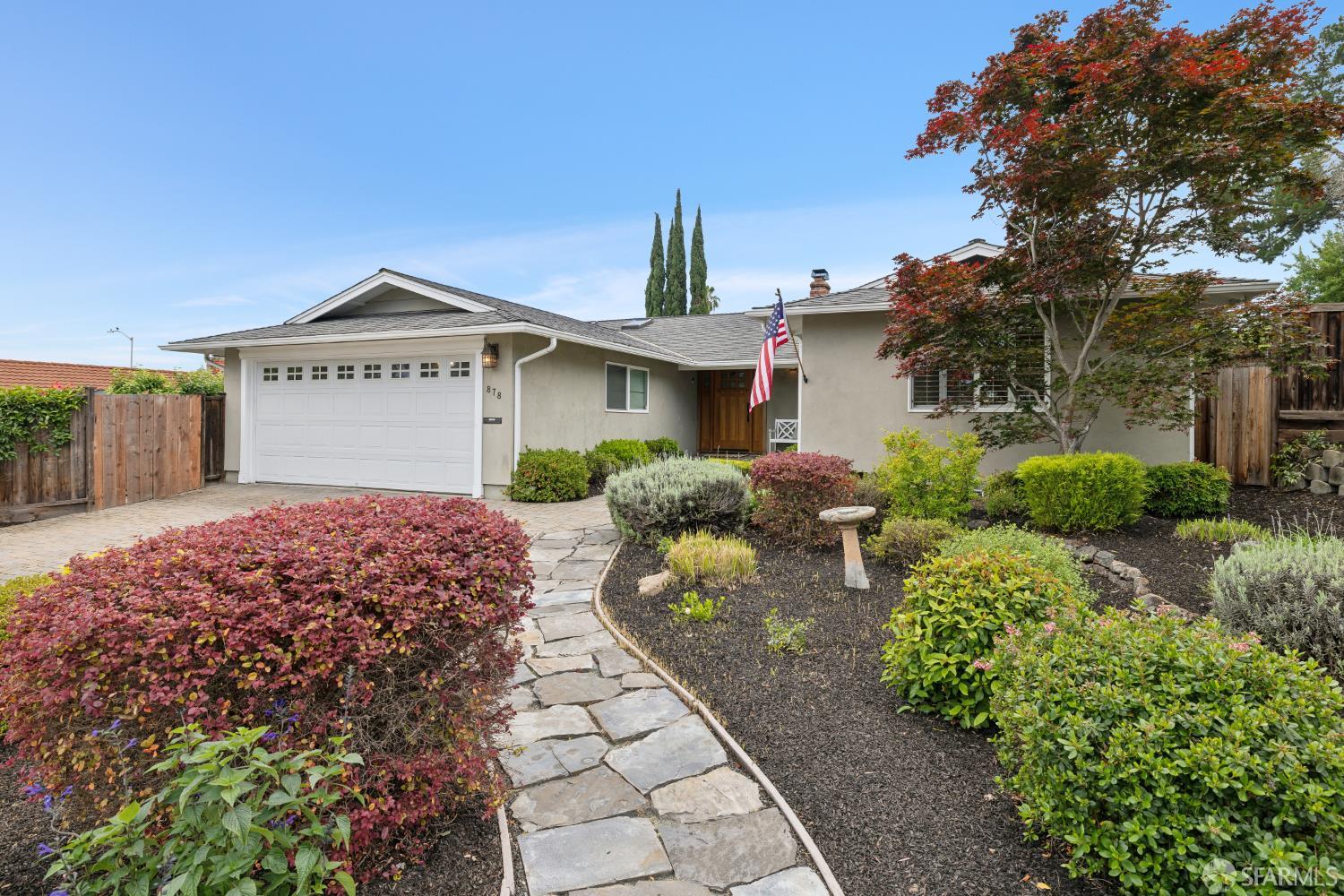 878 Palisade Drive