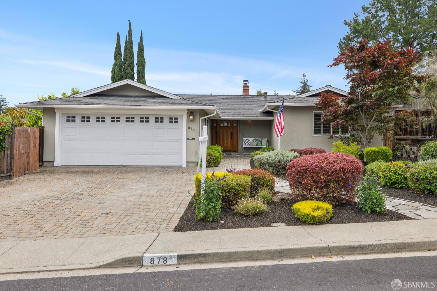 878 Palisade Drive