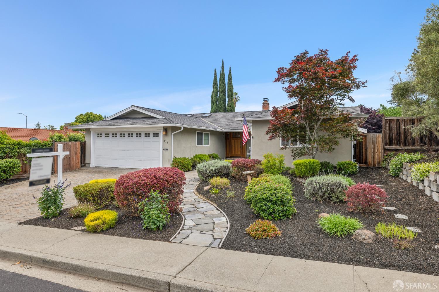 878 Palisade Drive
