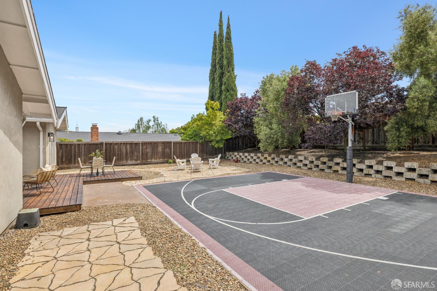 878 Palisade Drive