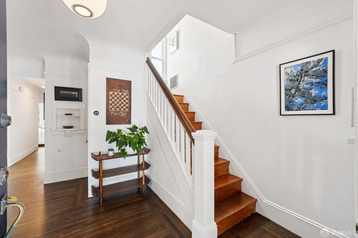 893 Elizabeth Street