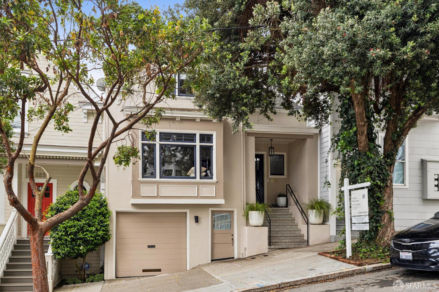 893 Elizabeth Street