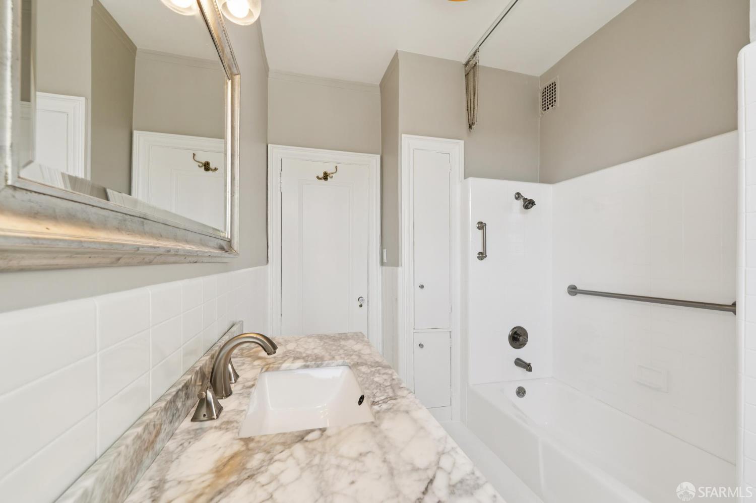 1740 Franklin Street # 10