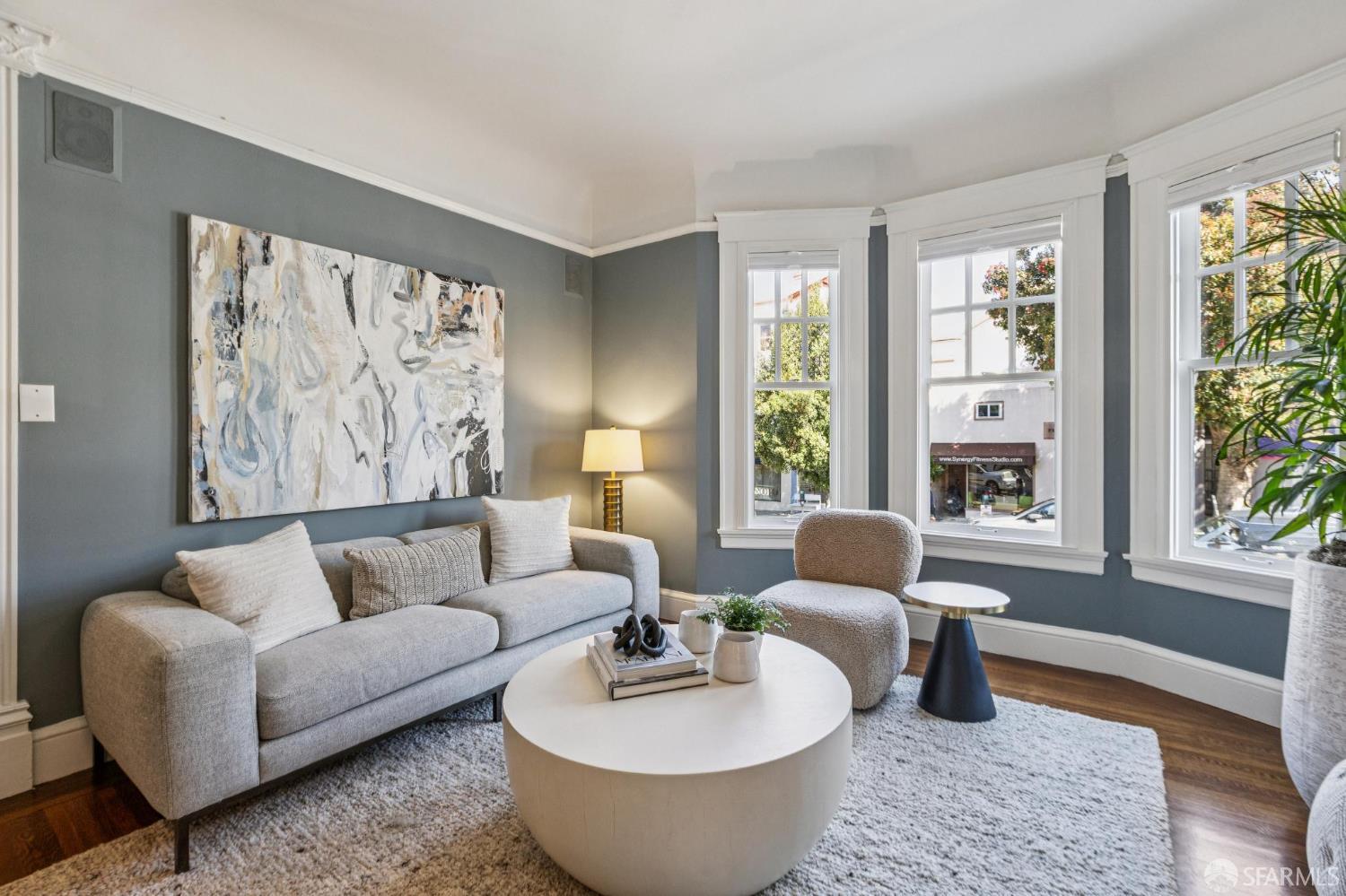 3561 Sacramento Street